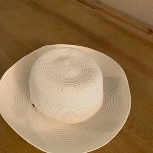 Classic cream sun hat